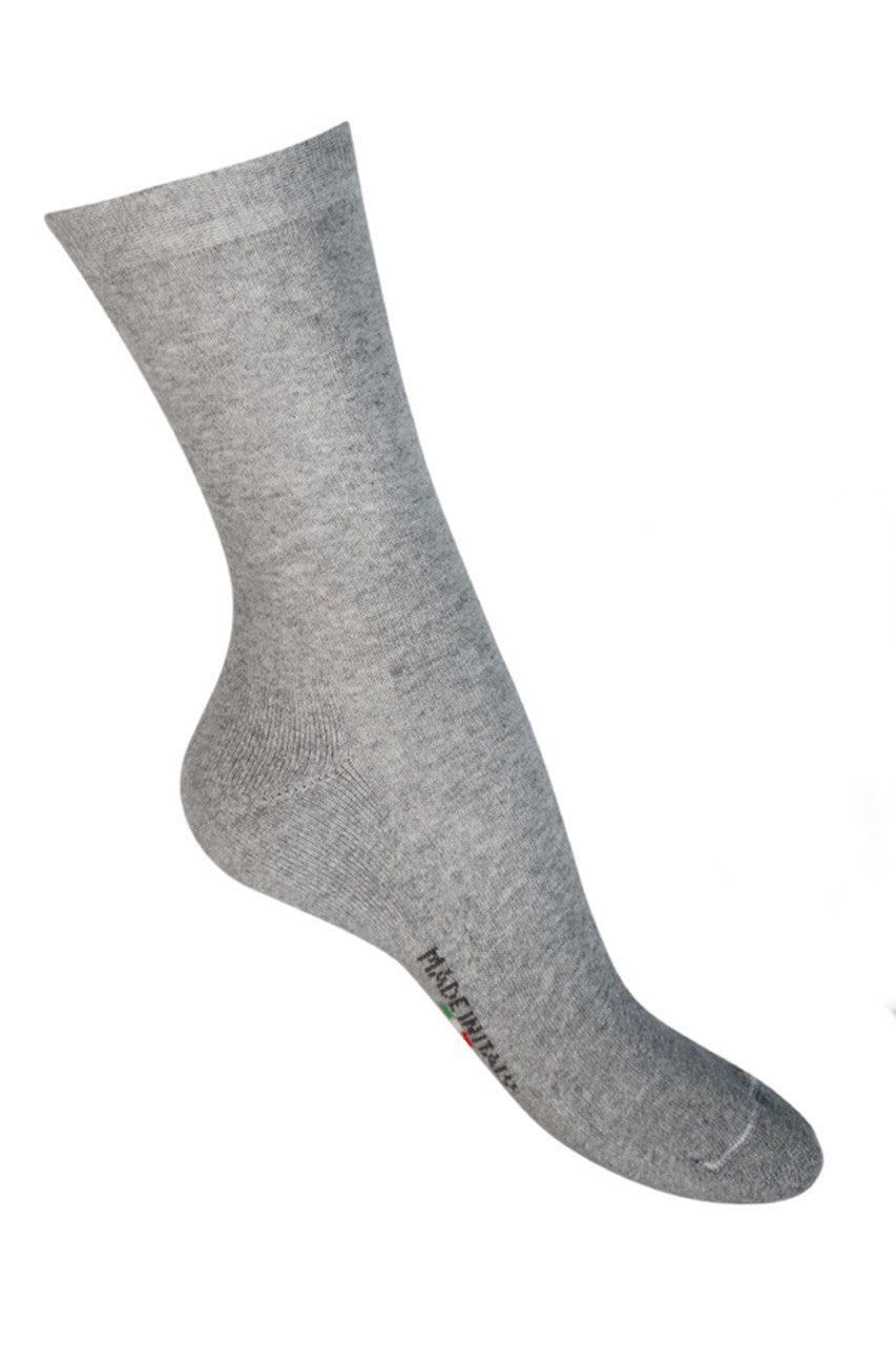 Calzino in cotone, modello corto al polpaccio, con rinforzo in spugna su tutta la pianta del piede, confezione da 6 paia