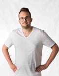 Maglia intima conformata per uomo a mezza manica con scollo a punta V in puro Cotone, disponibile fino alla 10XL