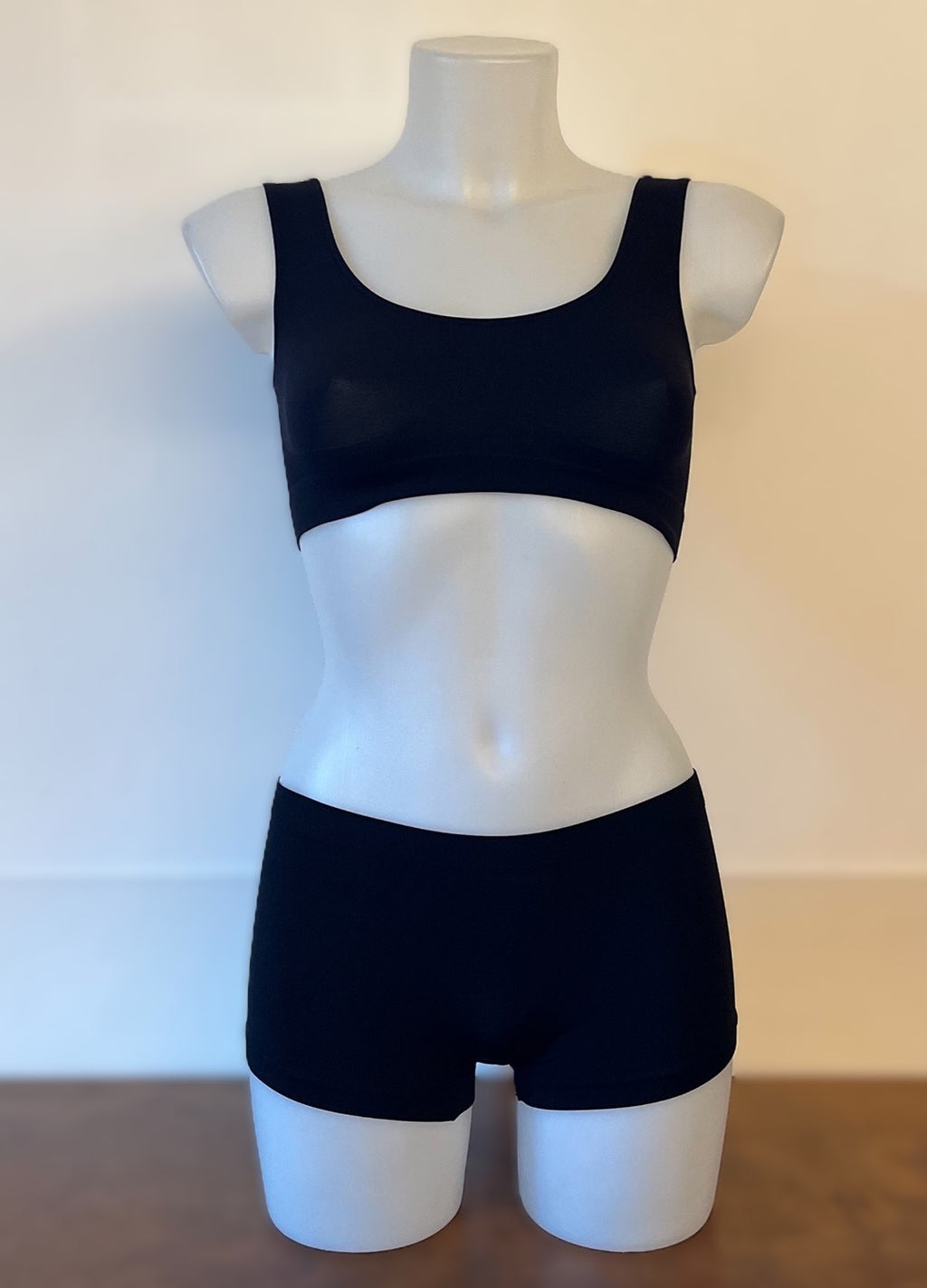 Coordinato brasserie donna con spalla larga e shorty donna, tutto in microfibra