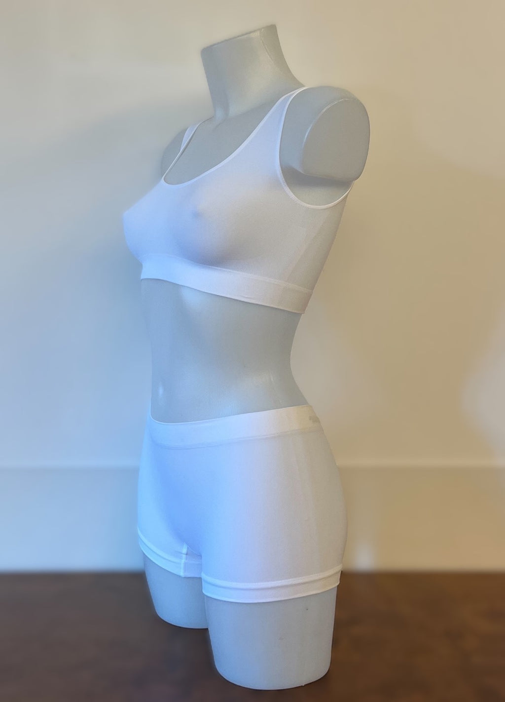 Coordinato brasserie donna con spalla larga e shorty donna, tutto in microfibra